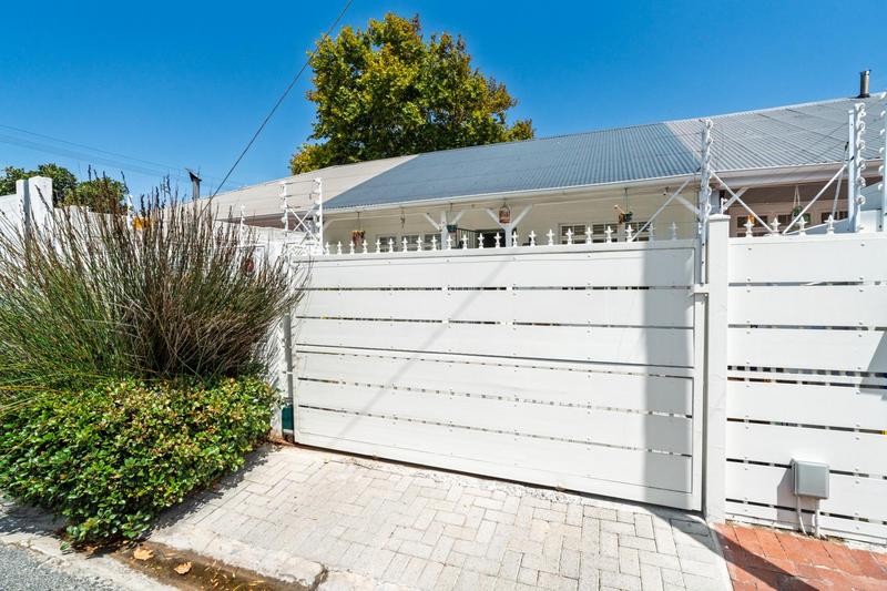 2 Bedroom Property for Sale in Harfield Village Western Cape